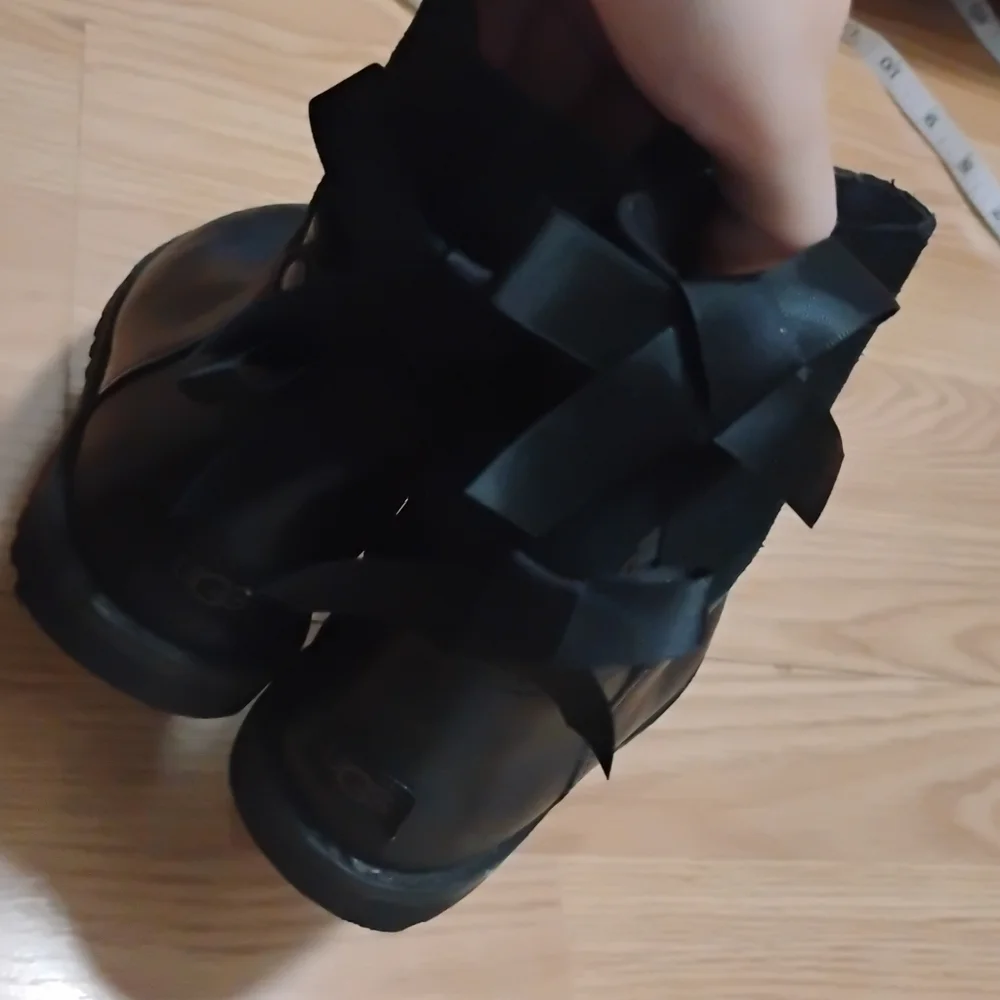 Ugg Girls Black Suede Bow Back Boots Sz 9